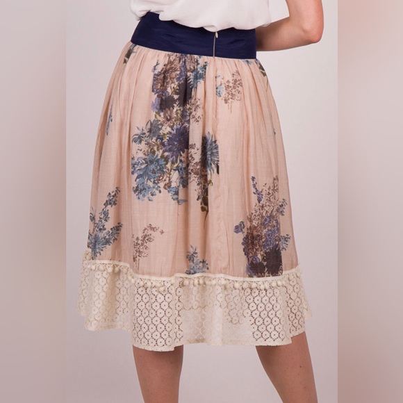 Ryu Floral Skirt - Picture 2 of 2
